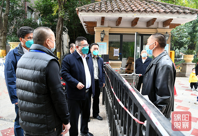 2022年11月25日，李云暗訪督導(dǎo)疫情防控工作3  張莉 攝.jpg