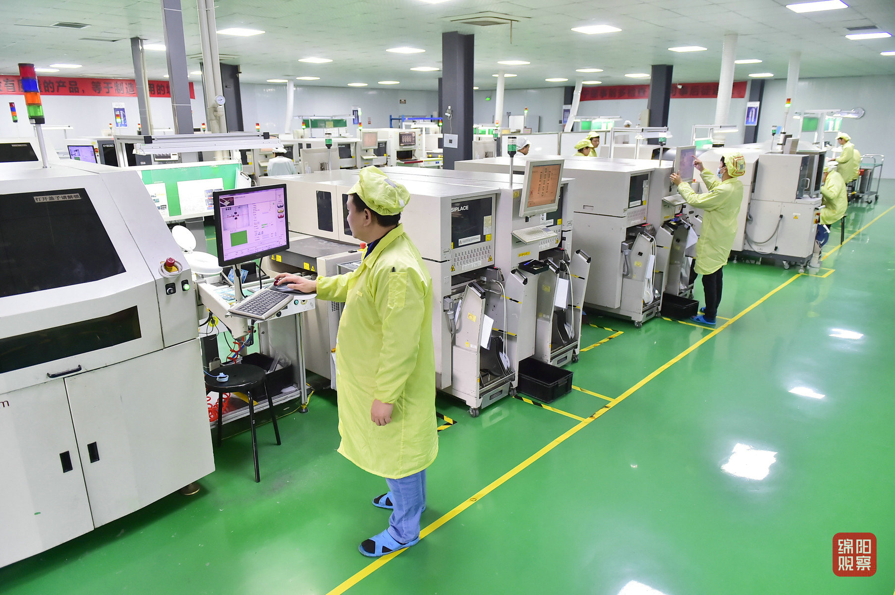 圖為移柯物聯(lián)網(wǎng)科技公司生產(chǎn)線(xiàn) 王勇 攝.jpg