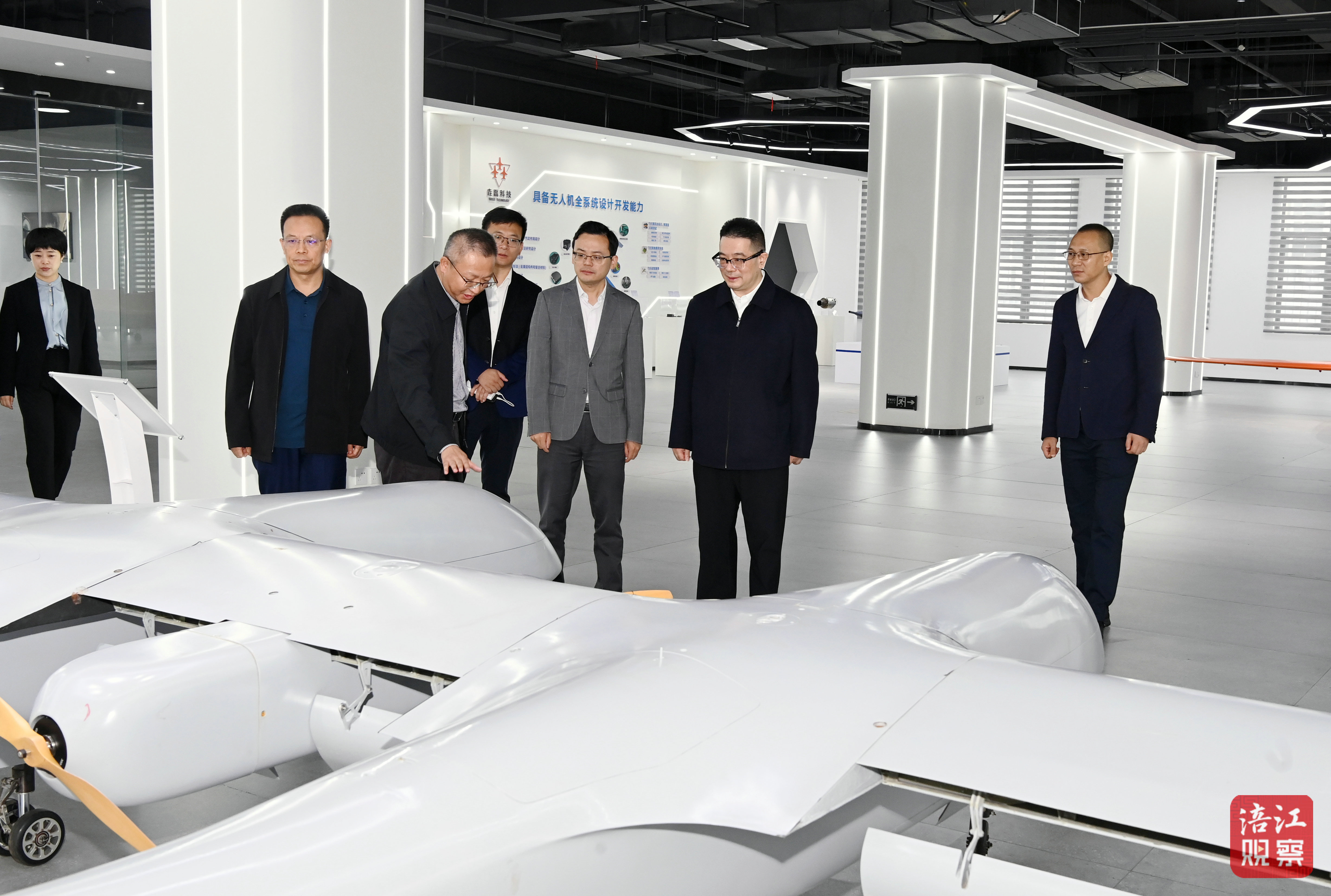 2024年10月10日，李云督導(dǎo)學(xué)習(xí)貫徹全會精神工作（垚磊科技）4   張莉 攝 - 副本.jpg