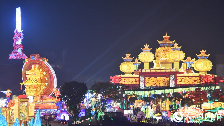 第30屆自貢國(guó)際恐龍燈會(huì)現(xiàn)場(chǎng)。人民網(wǎng) 王凡攝