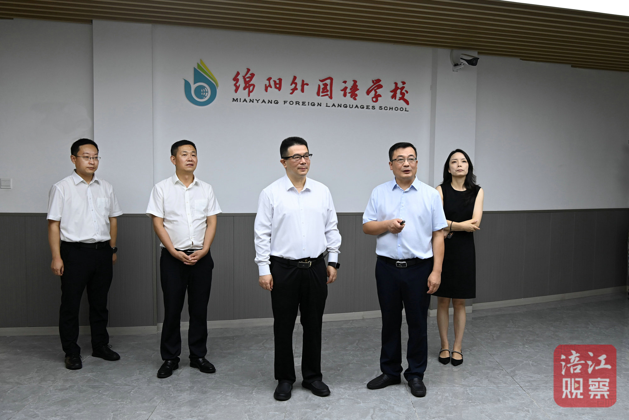 2024年9月9日，李云調研教育發(fā)展情況、慰問教師代表9（外國語學校）  張莉 攝 (1).jpg