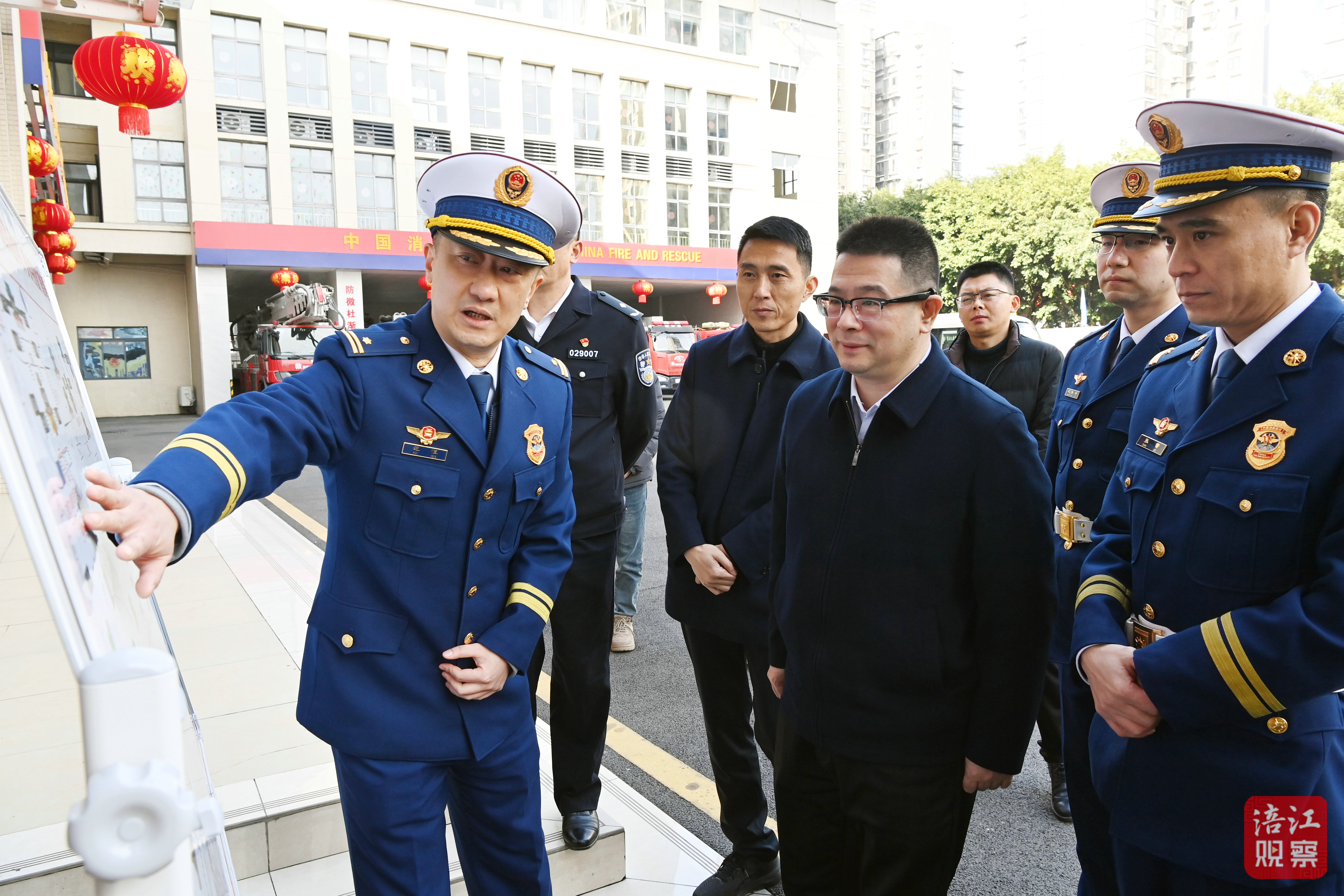 2025年1月27日，李云檢查節(jié)日供應、安全穩(wěn)定工作‘，慰問一線職工3  張莉 攝.jpg