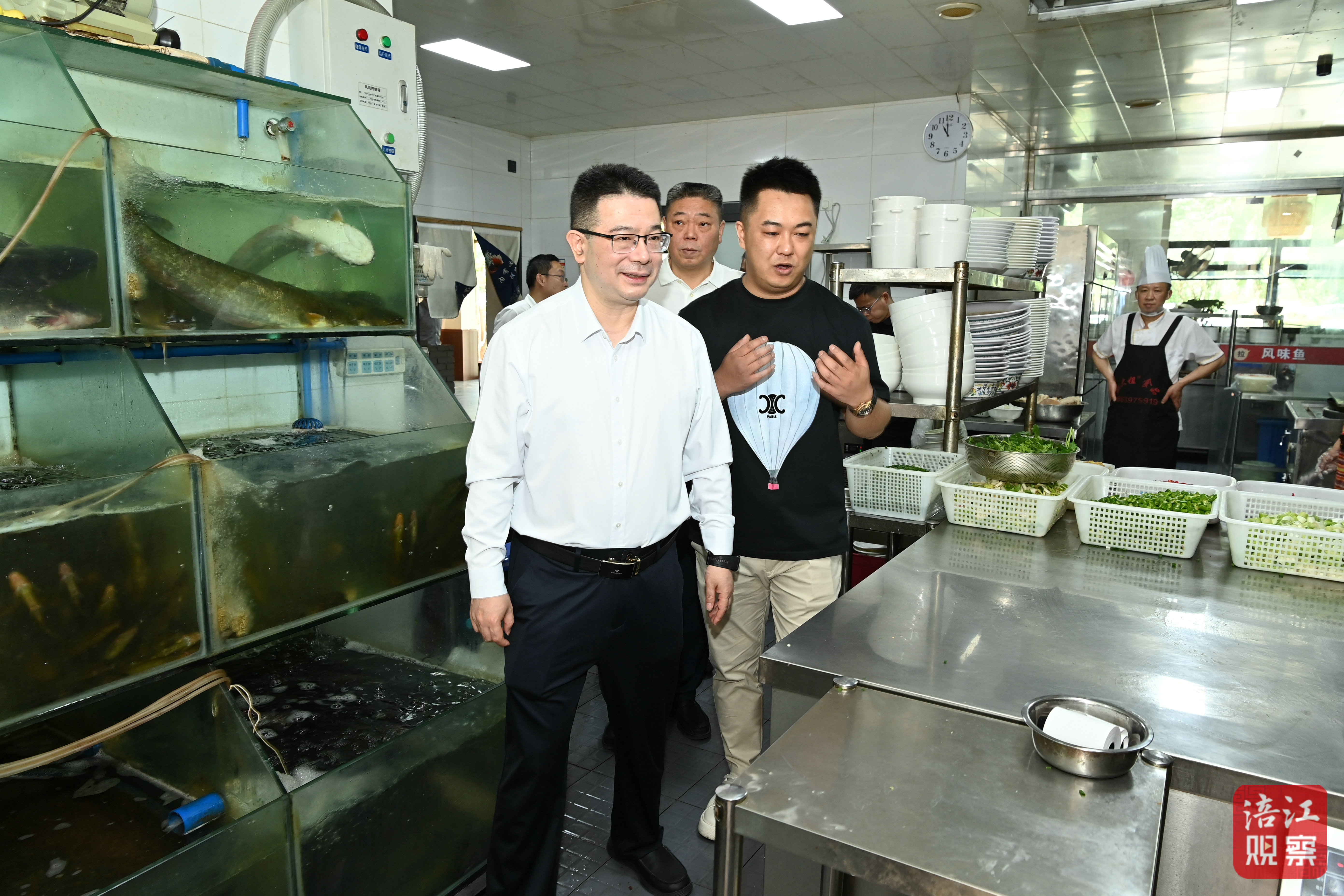 2025年4月30日，李云在科創(chuàng)園“九小場所”督導(dǎo)檢查“五一”節(jié)前安全生產(chǎn)等工作1  張莉 攝.jpg